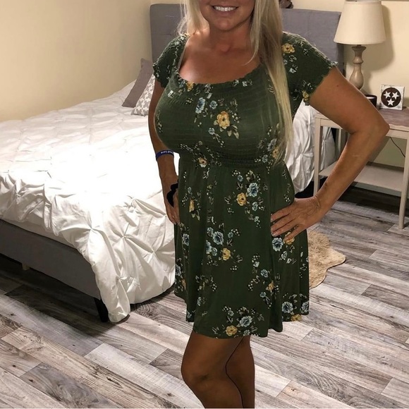 Smocked top floral summer dress - Picture 1 of 2